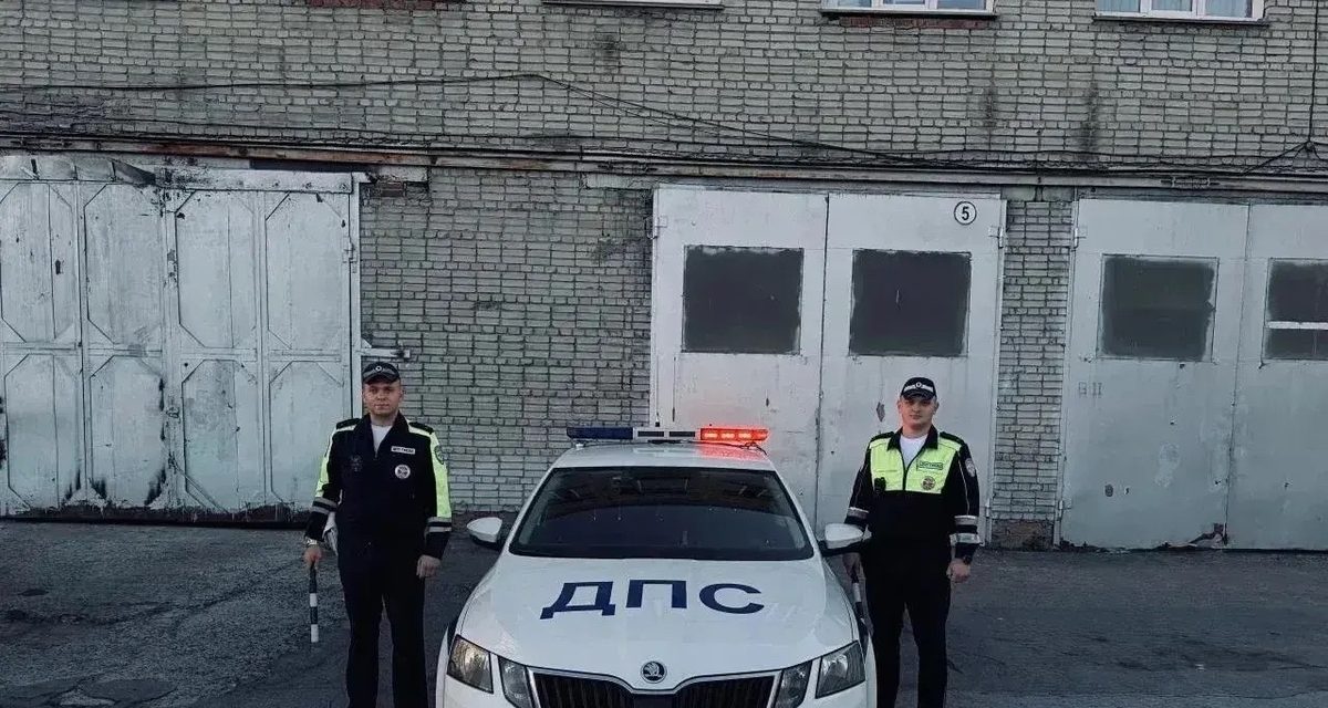 Инспекторы ДПС доставили годовалого ребёнка в травмпункт, когда машина застряла в пробке